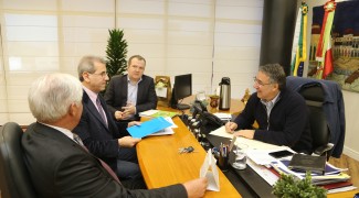 governador colombo assina contrato de renovacao do profisco