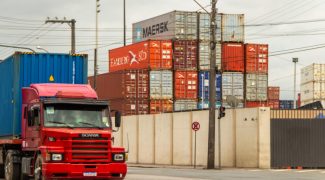 conteineres porto itajai 800x533