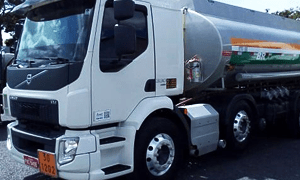 caminhao tanque gasolina