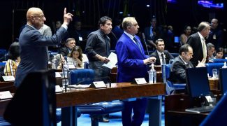 amin pede a palavra