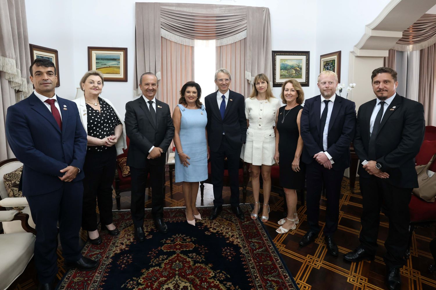 Governador recebe embaixador da França e reforça pauta catarinense para novas parcerias com o país europeu 1 011 JM Foto EDUARDO VALENTE GOVSC 240220252048
