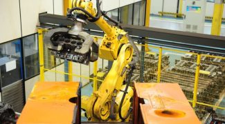 Tupy linha de producao com robo industria03 944x531 1