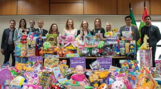 PGE/SC arrecada mais de 1700 brinquedos e faz doação para Salas Lilás da Polícia Civil 6 IMG 2410
