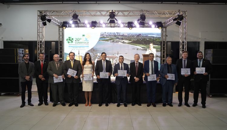 Fenafisco empossa nova Diretoria Executiva e Conselho Fiscal, em solenidade festiva, marcada por homenagens e reconhecimento institucional 1 WhatsApp Image 2025 12 02 at 11.47.21 750x430 1