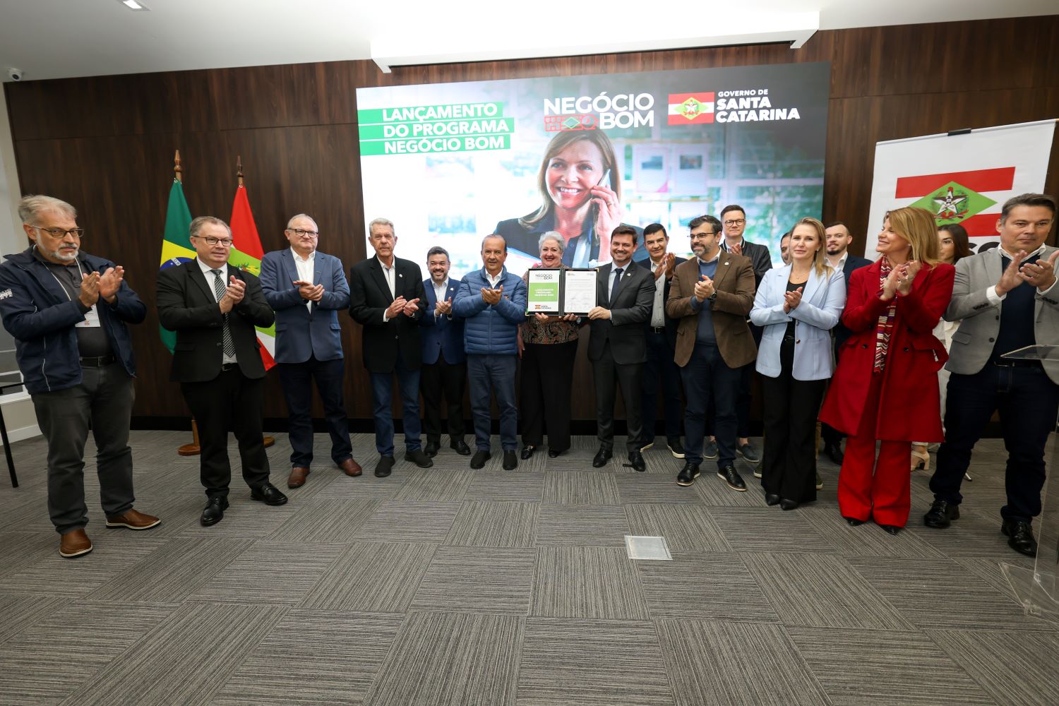 Negócio Bom: Governo do Estado lança programa para desburocratizar a abertura de empresas em Santa Catarina 1 ZACA7228