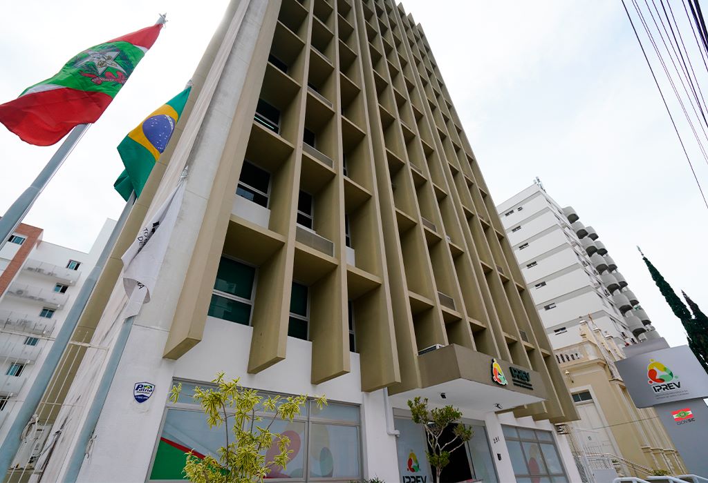 Aposentados e pensionistas do Estado podem esclarecer dúvidas e acompanhar solicitações pelo site do Iprev 1 Foto Divulgacao Iprev
