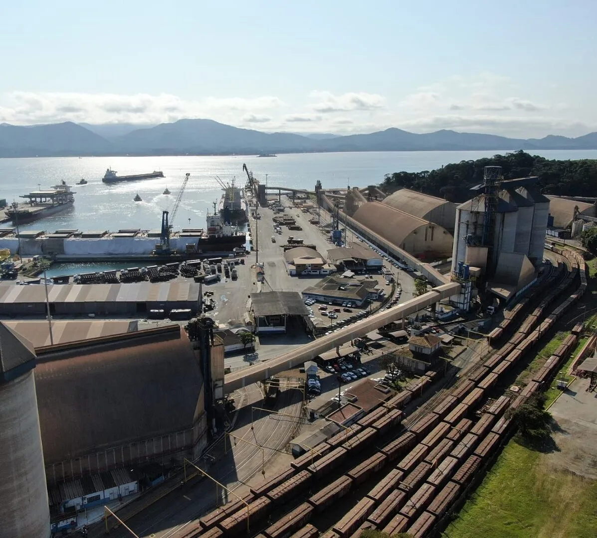 Porto Trem Ferrovia malha viaria