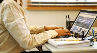 trabalho escritorio computador